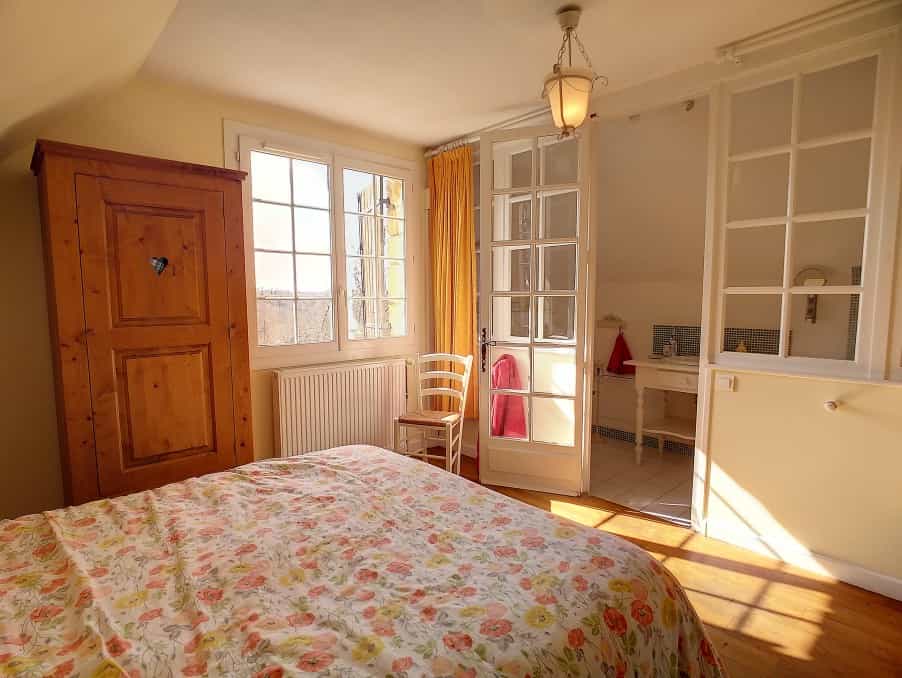 House in Vezac, Nouvelle-Aquitaine 11123836