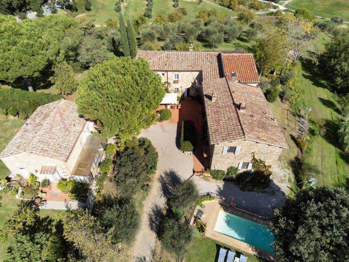 Talo sisään Castelnuovo Berardenga, Toscana 11123882