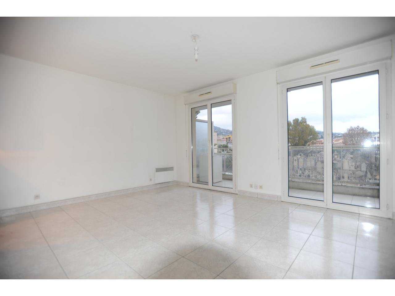 Condominium in Nice, Alpes-Maritimes 11124083