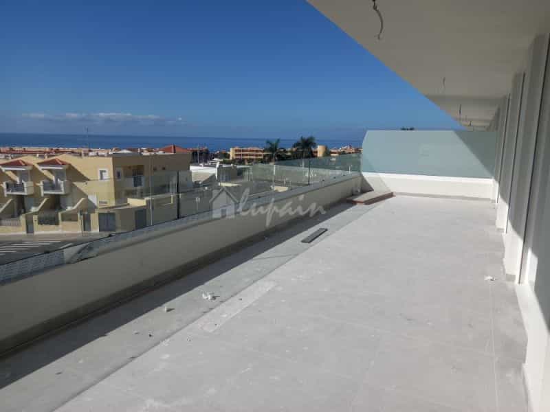 Condominium in Adeje, Canary Islands 11124540