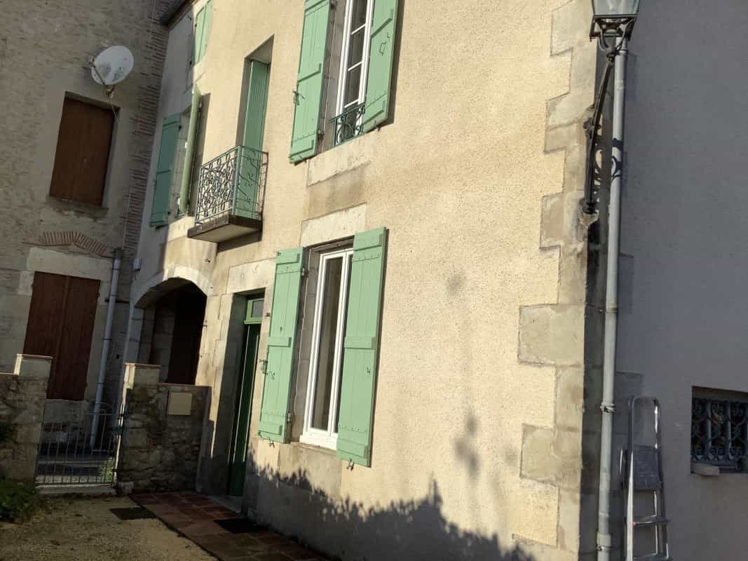 Будинок в Casseneuil, Nouvelle-Aquitaine 11124656