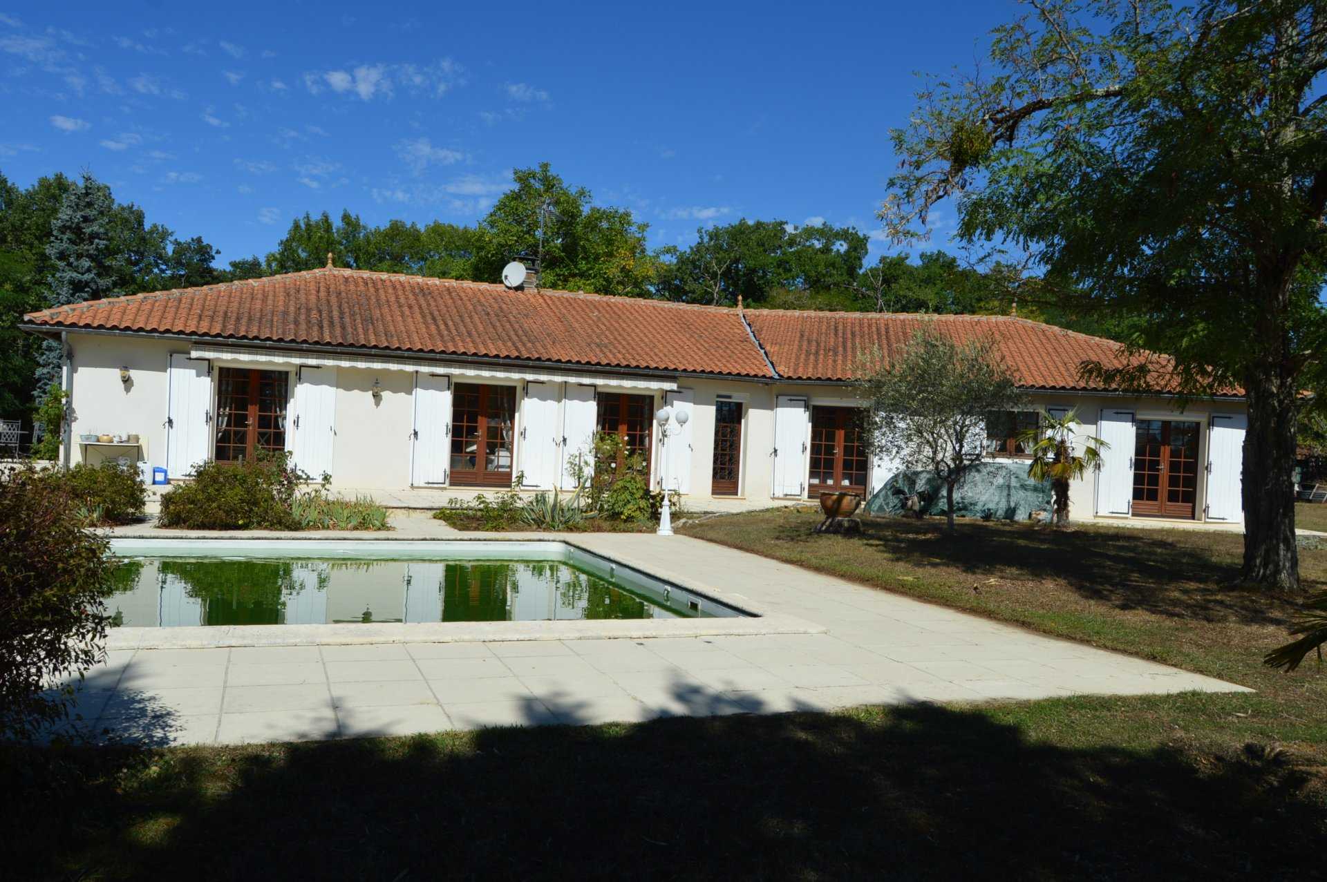 House in Condac, Nouvelle-Aquitaine 11124922