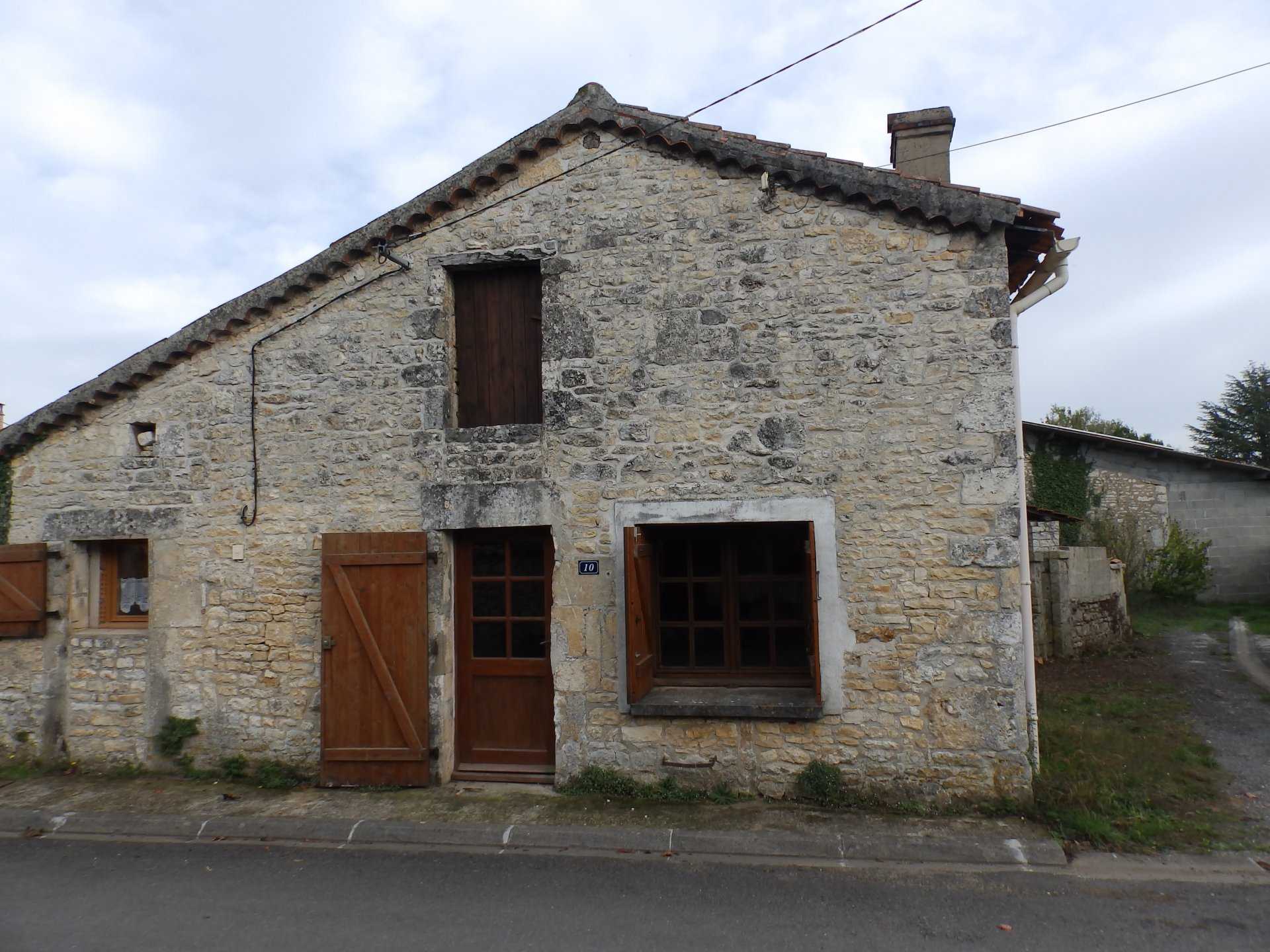 Haus im Saint-Angeau, Neu-Aquitanien 11124960