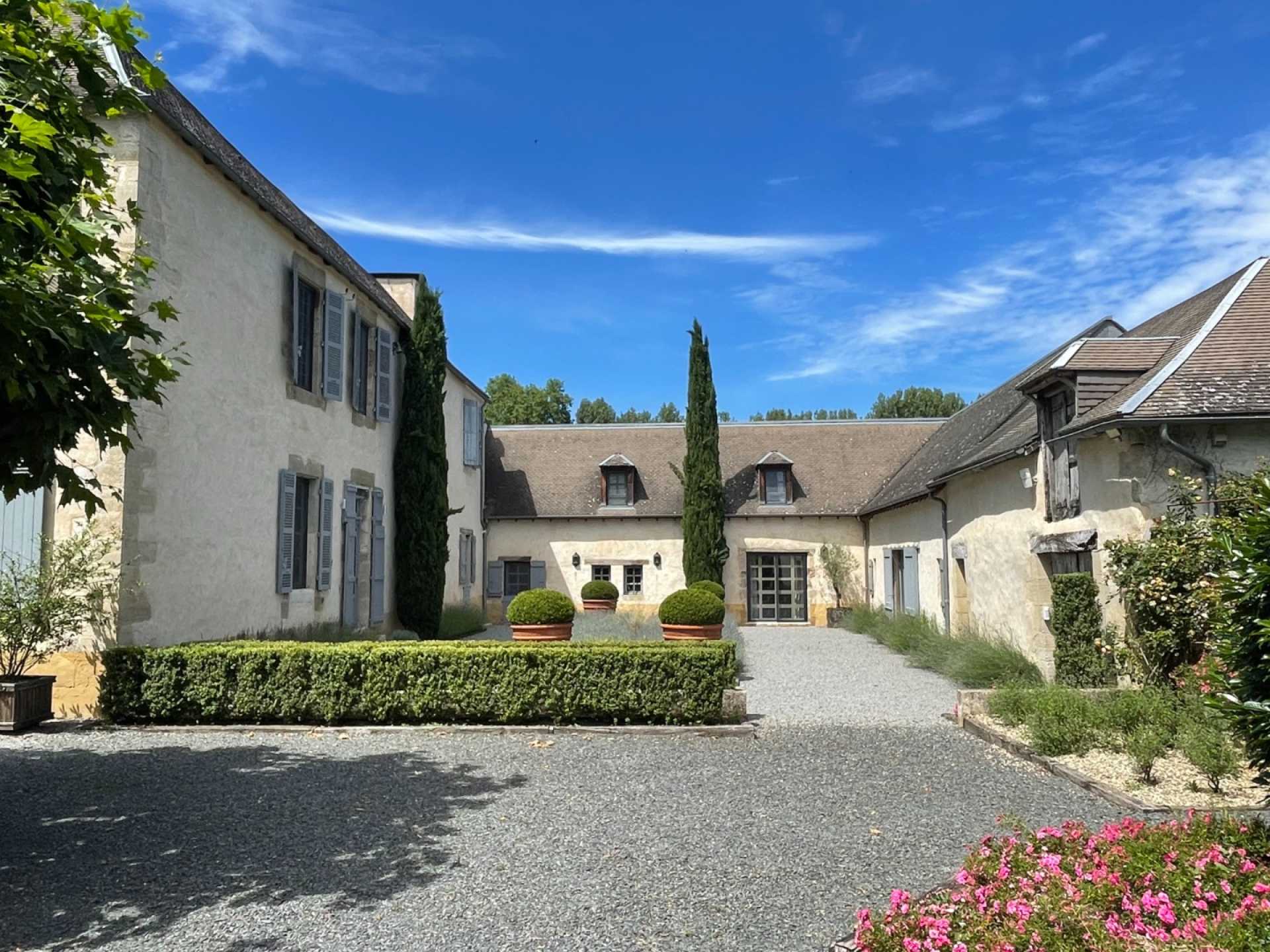 Huis in Terrasson-Lavilledieu, Nouvelle-Aquitaine 11125062