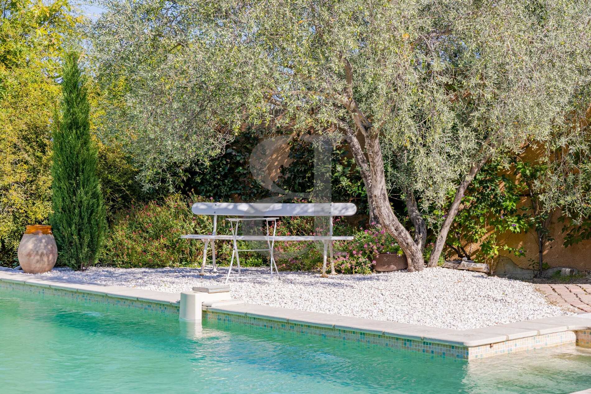 Rumah di Pernes-les-Fontaines, Provence-Alpes-Côte d'Azur 11125176