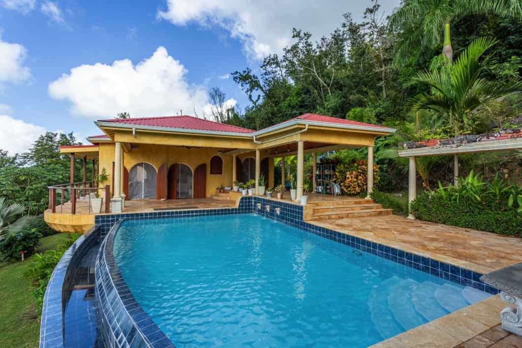House in Coral Bay, Virgin Islands 11125411