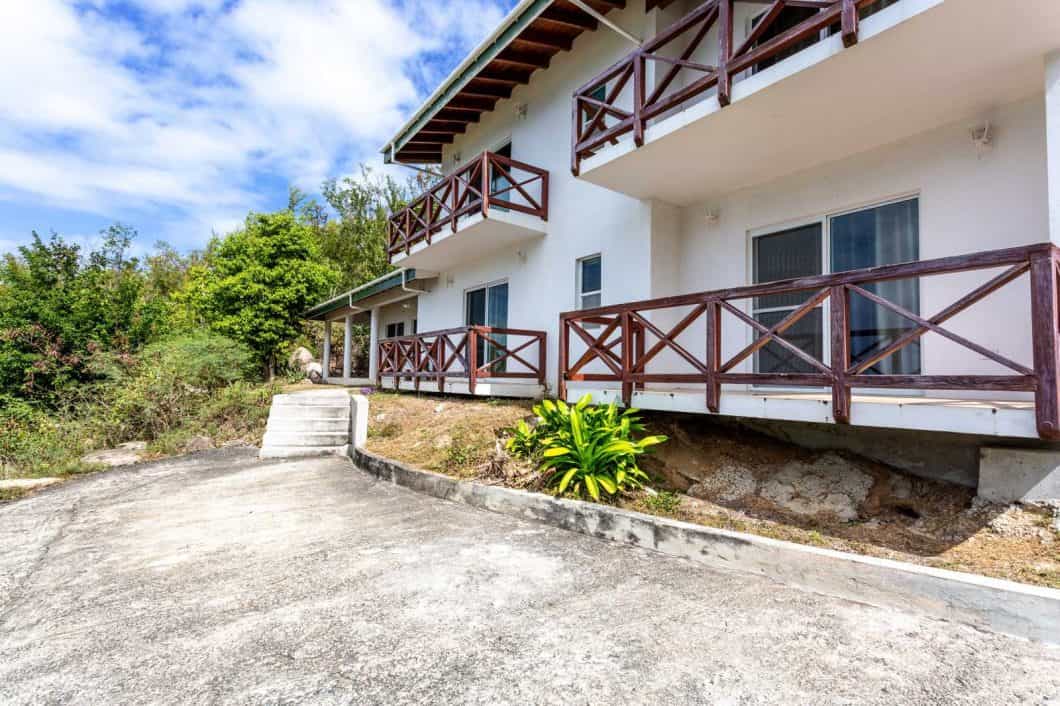 House in Coral Bay, Virgin Islands 11125447
