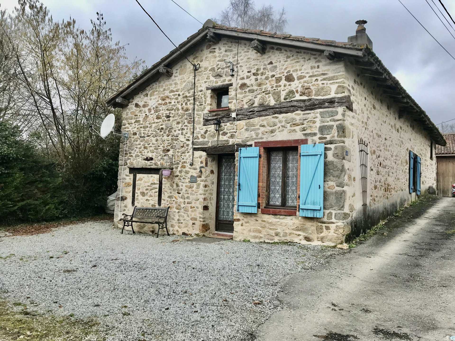 House in Berneuil, Nouvelle-Aquitaine 11125956