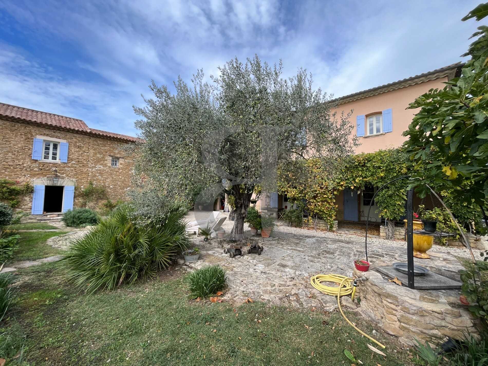 Haus im Pernes-les-Fontaines, Provence-Alpes-Côte d'Azur 11126358