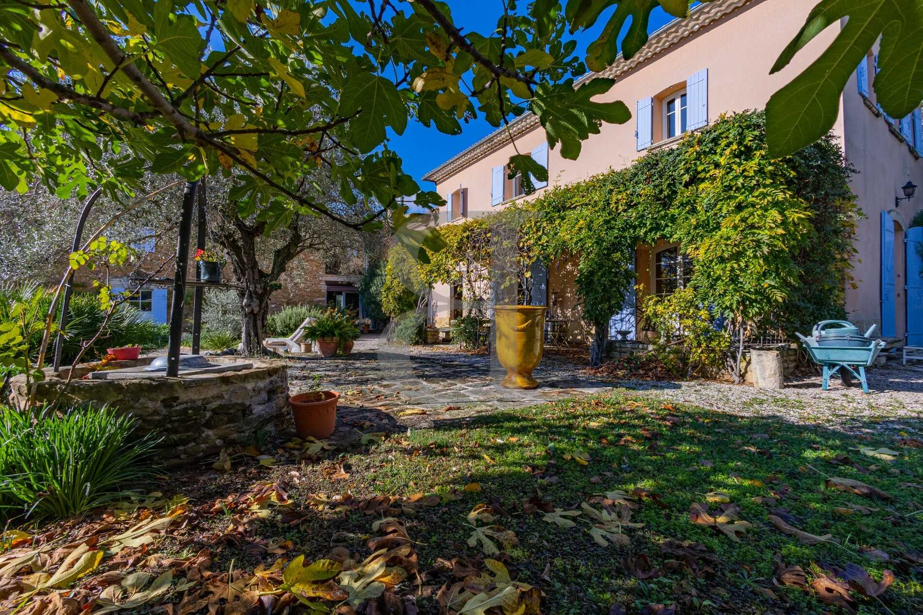 Hus i Pernes-les-Fontaines, Provence-Alpes-Côte d'Azur 11126358
