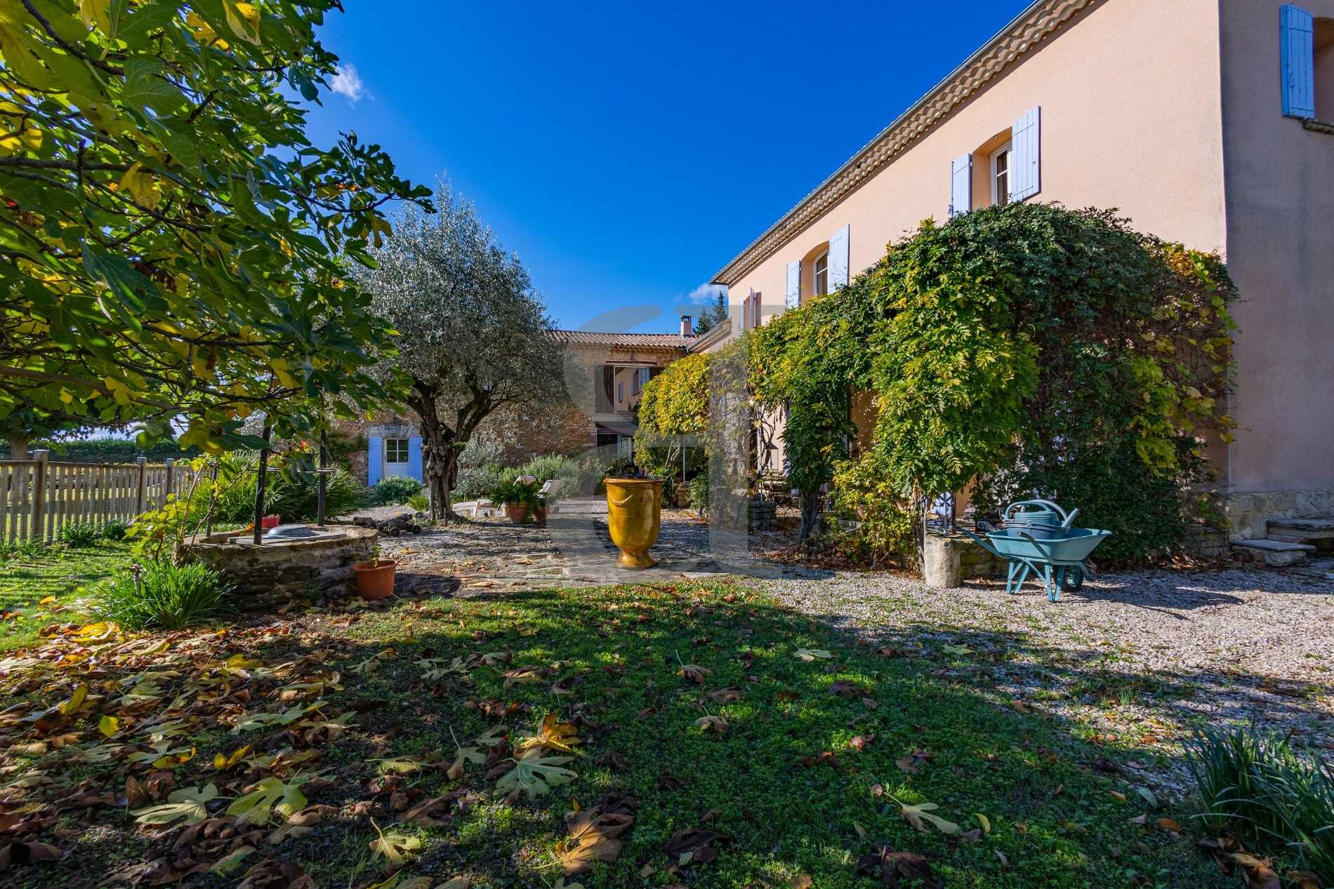 Haus im Pernes-les-Fontaines, Provence-Alpes-Côte d'Azur 11126358