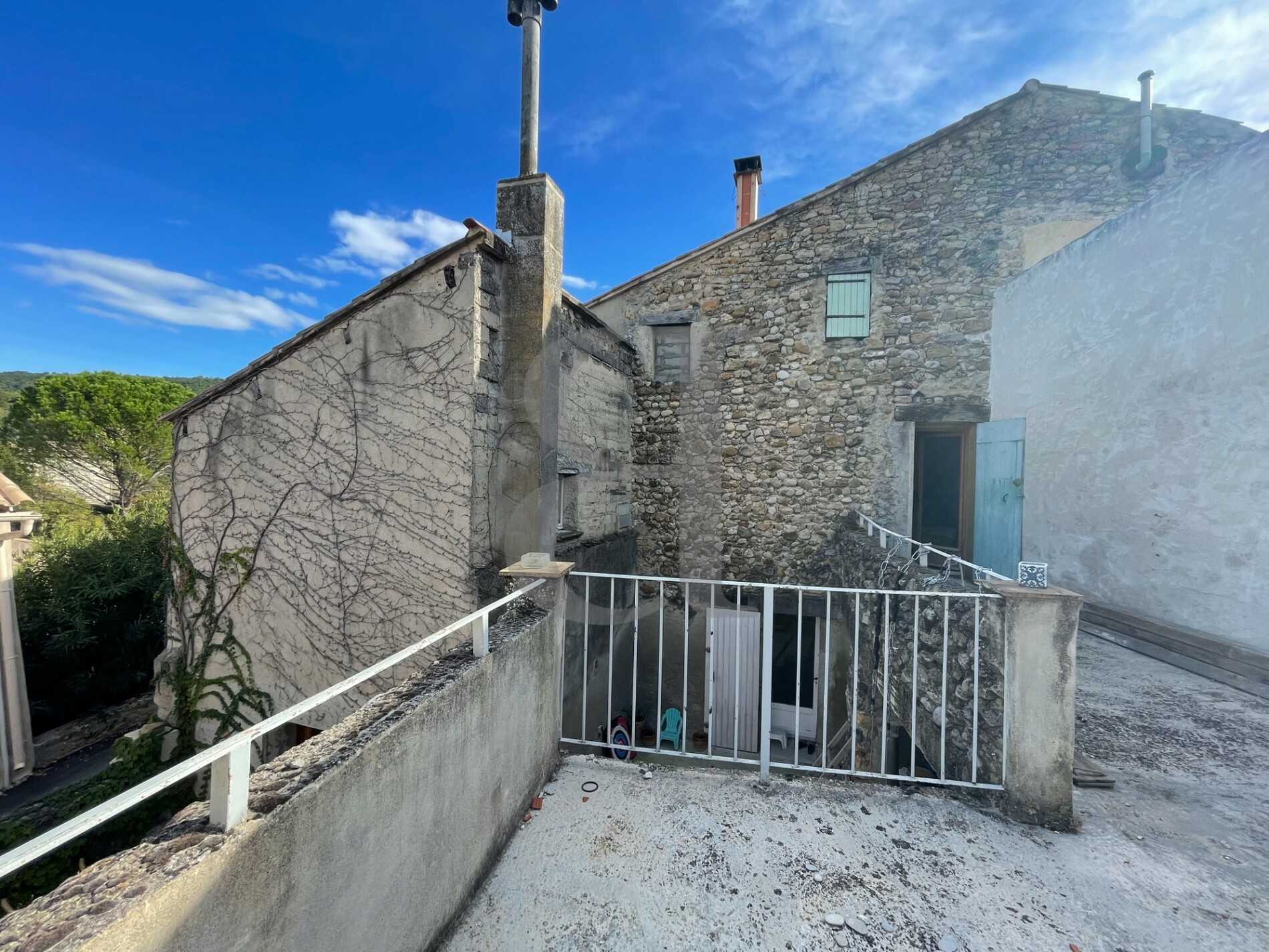 House in Sainte-Cecile-les-Vignes, Provence-Alpes-Cote d'Azur 11126387