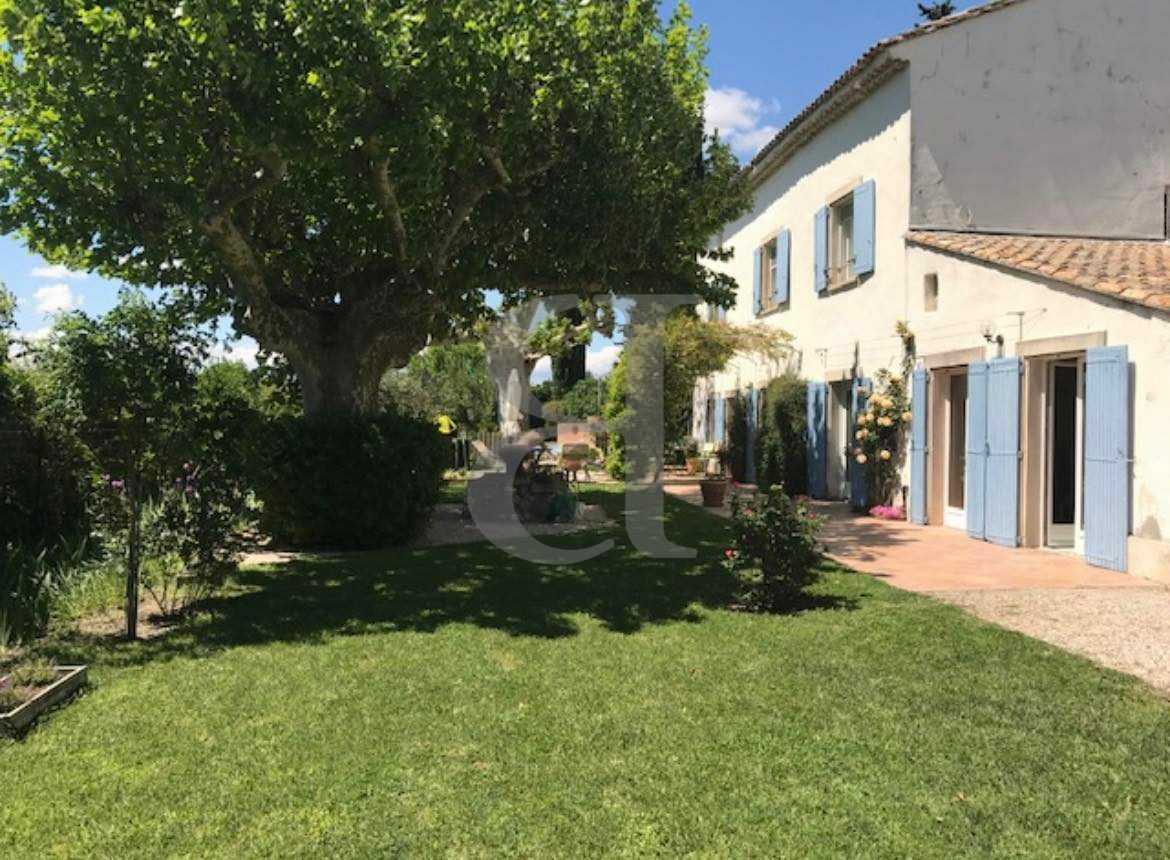 Haus im L'Isle-sur-la-Sorgue, Provence-Alpes-Côte d'Azur 11126399