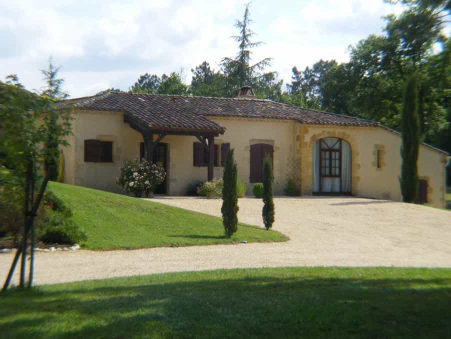 Hus i Monflanquin, Nouvelle-Aquitaine 11126454