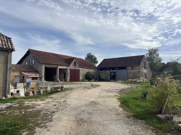 жилой дом в Prayssac, Occitanie 11126506