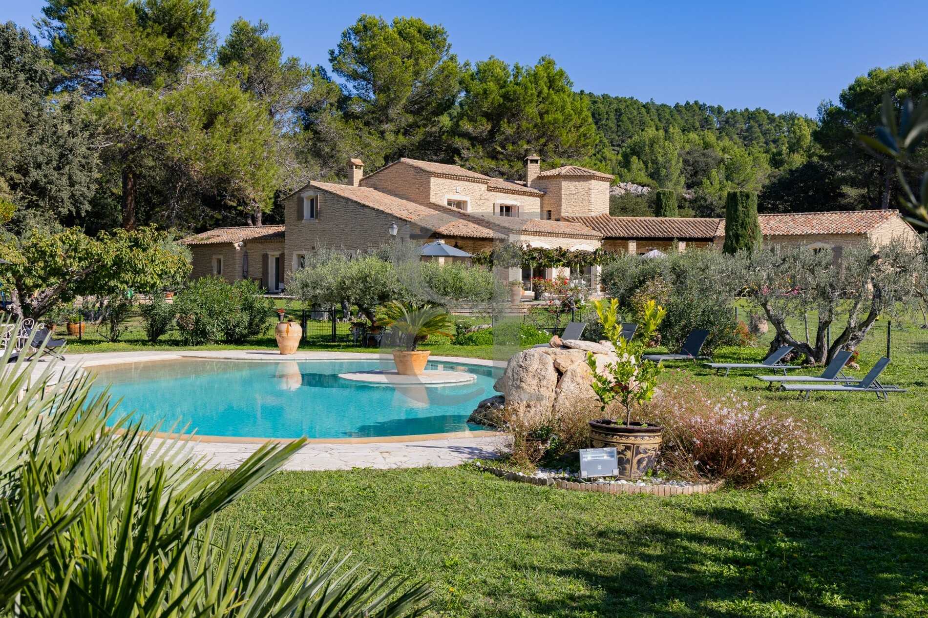 House in Saint-Remy-de-Provence, Provence-Alpes-Cote d'Azur 11126571