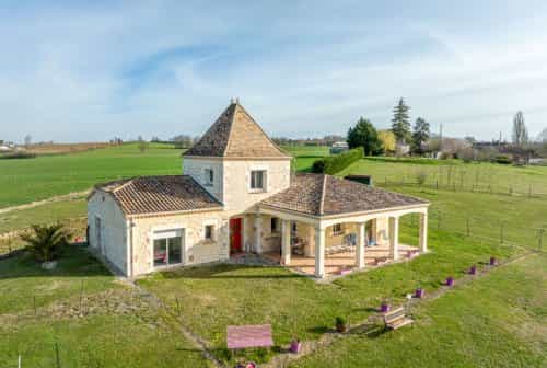 House in Monbahus, Nouvelle-Aquitaine 11126614