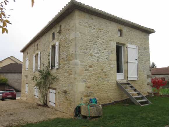Hus i Fumel, Nouvelle-Aquitaine 11126754