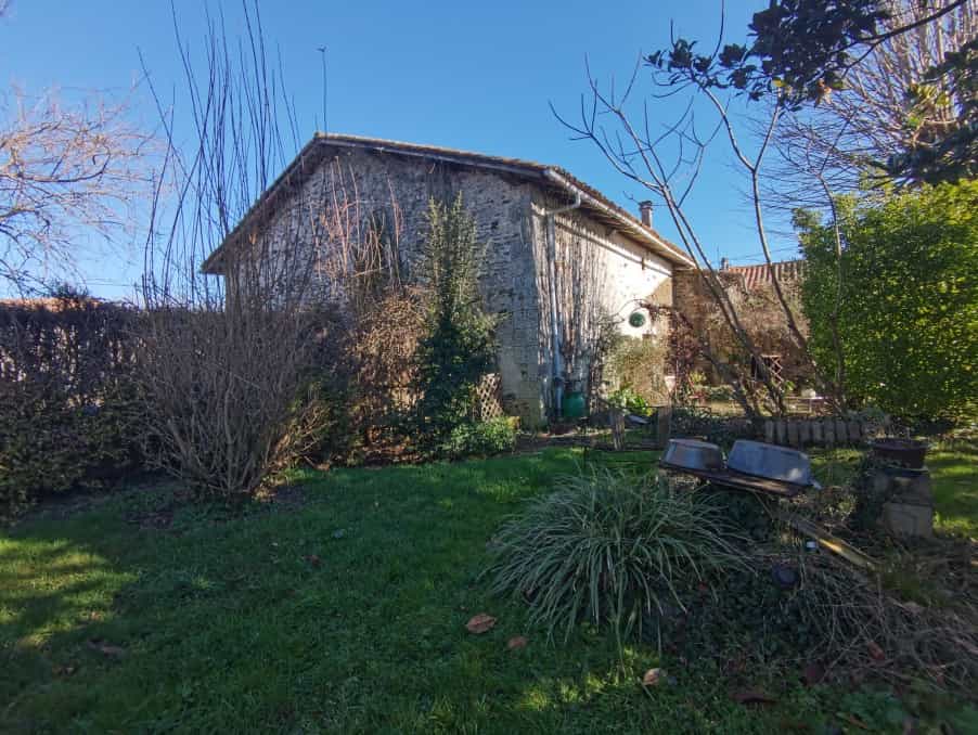 Casa nel Montembœuf, Nouvelle-Aquitaine 11126986