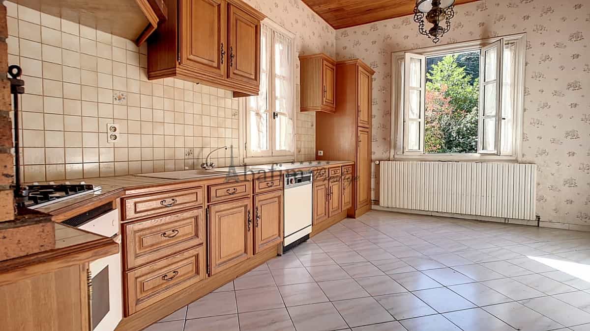 House in Bagnères-de-Luchon, Occitanie 11127000