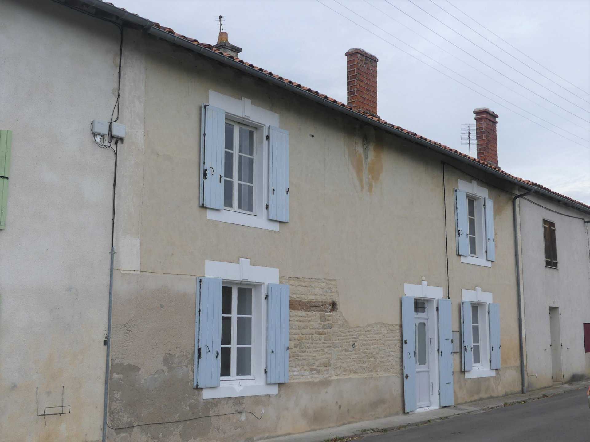 房子 在 Villefagnan, Nouvelle-Aquitaine 11127259