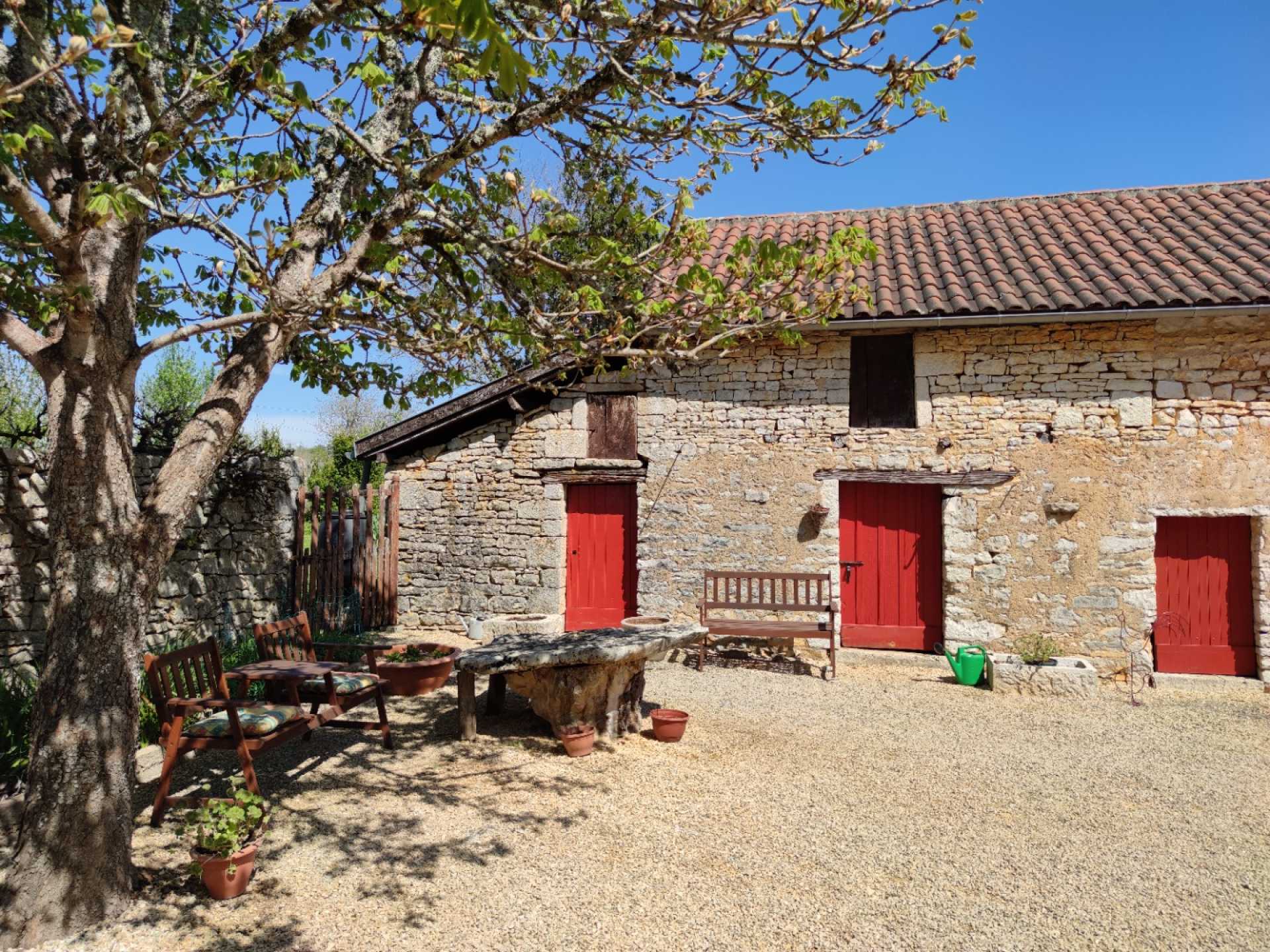 House in Thenon, Nouvelle-Aquitaine 11127310