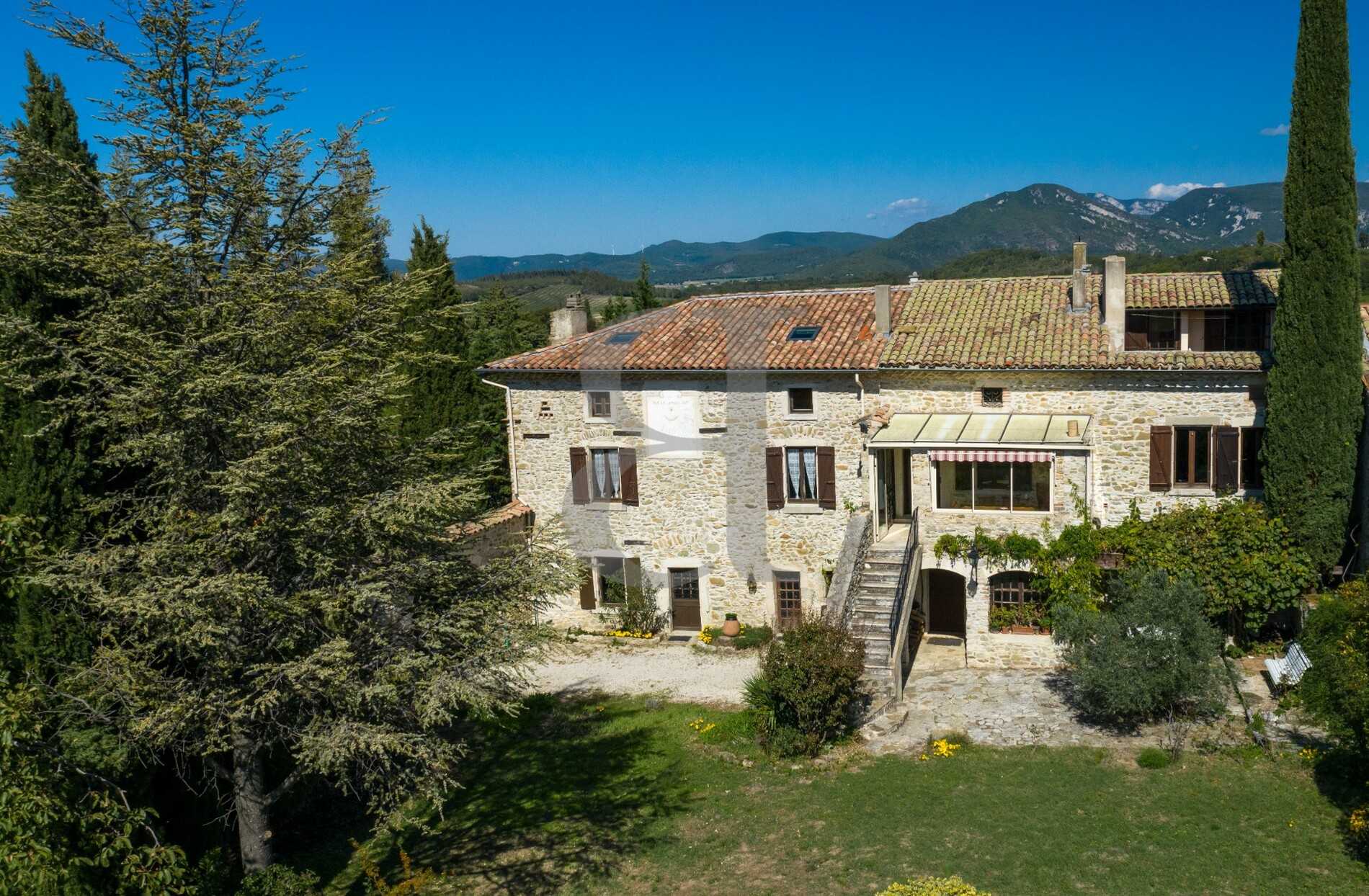 Dom w La Begude-de-Mazenc, Owernia-Rodan-Alpy 11127653