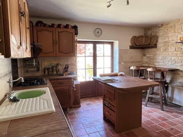 Huis in Tusson, Nouvelle-Aquitaine 11127670