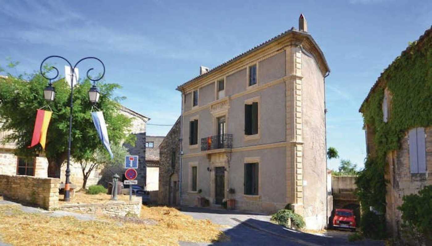 Condominium in Saint-Maximin, Occitanie 11128298