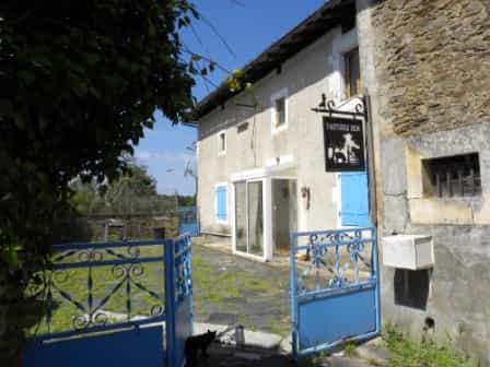 casa no Cherves-Châtelars, Nouvelle-Aquitaine 11128303
