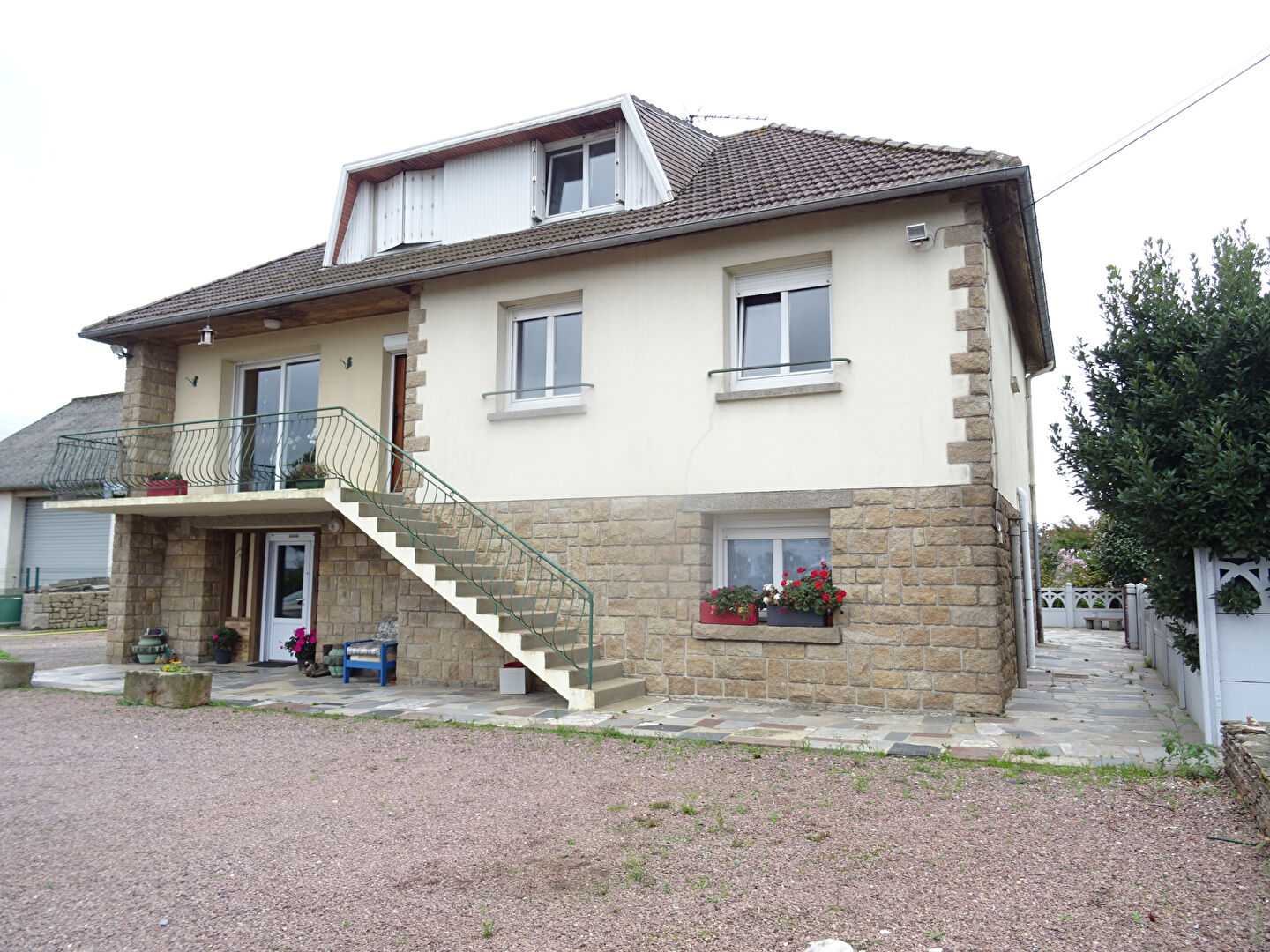Haus im Isigny-le-Buat, Normandie 11128930