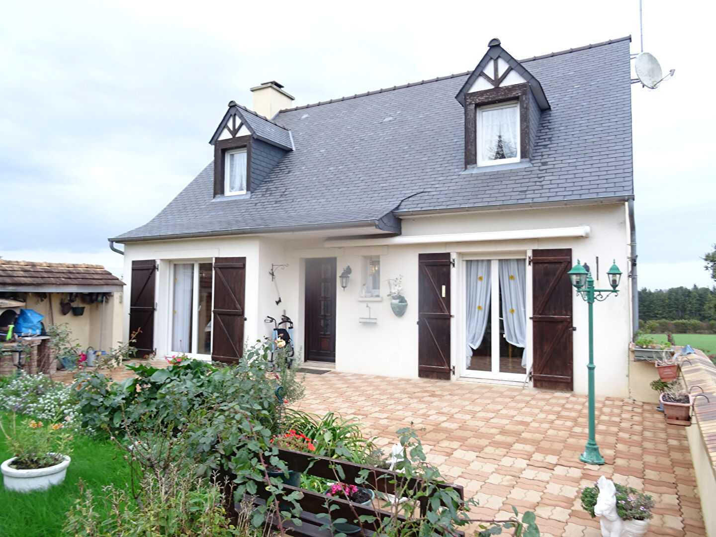 House in Saint-Martin-de-Landelles, Normandie 11129101