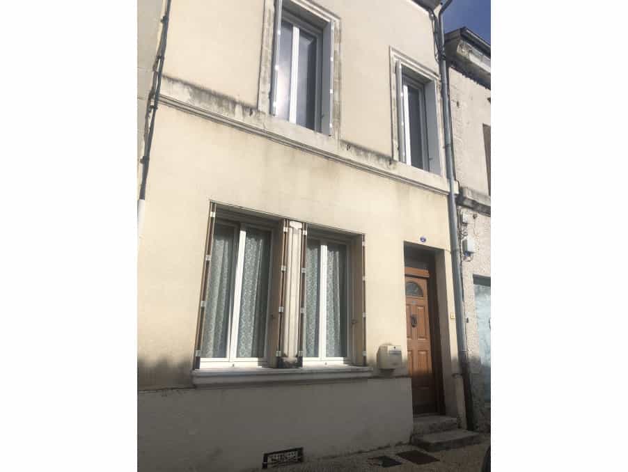 House in Miramont-de-Guyenne, Nouvelle-Aquitaine 11129222