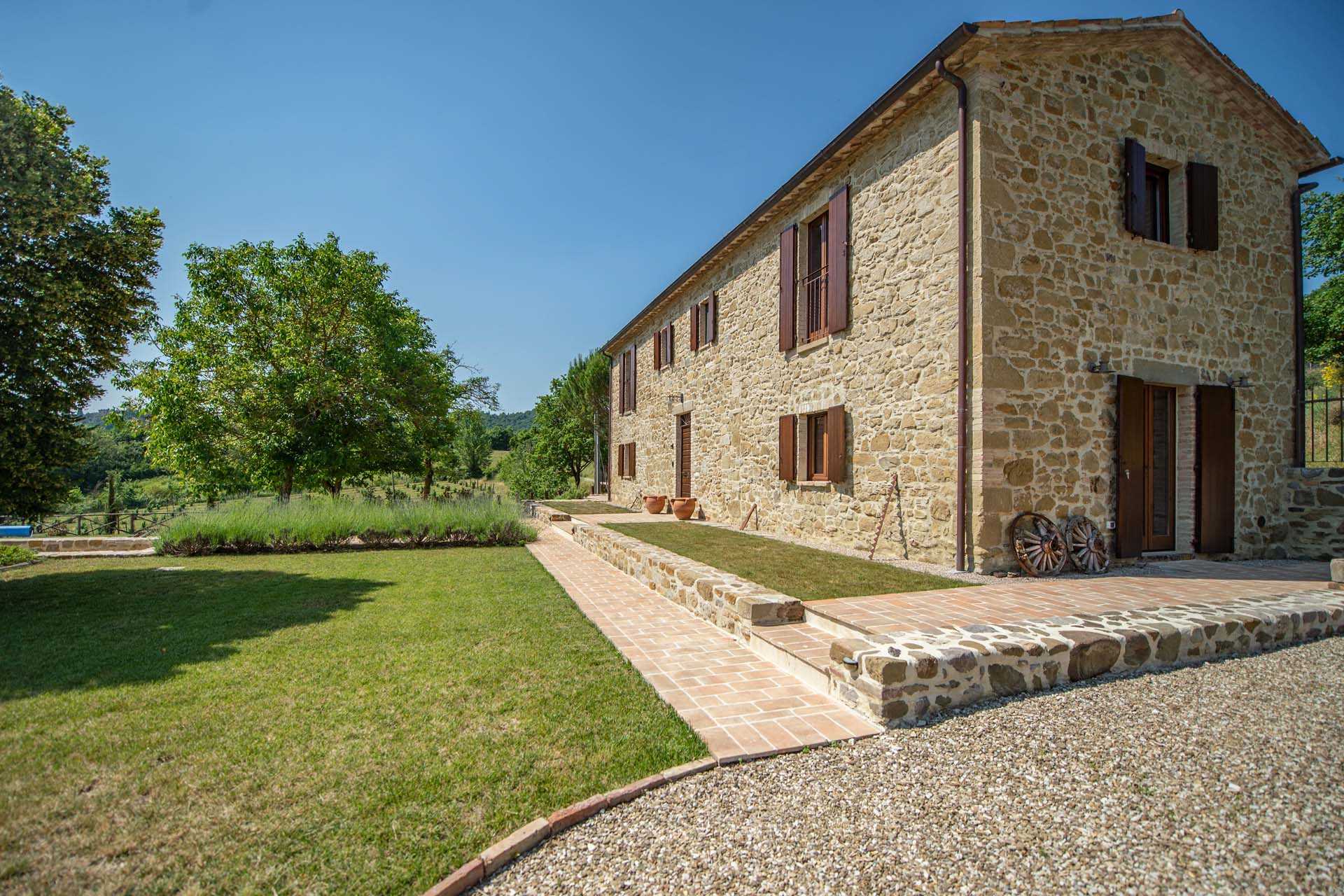 House in , Umbria 11129582