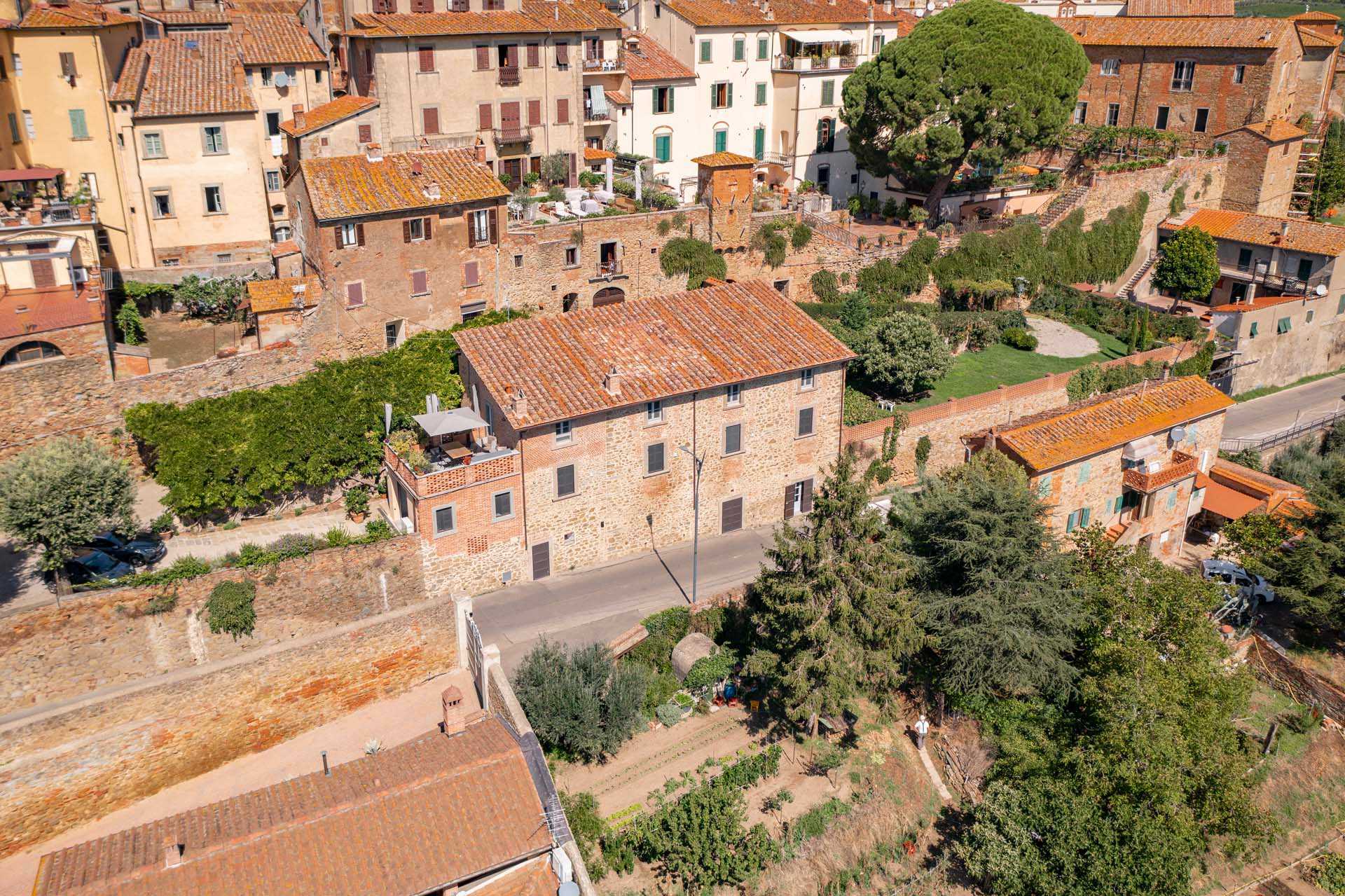 rumah dalam Castiglion Fiorentino, Tuscany 11129732
