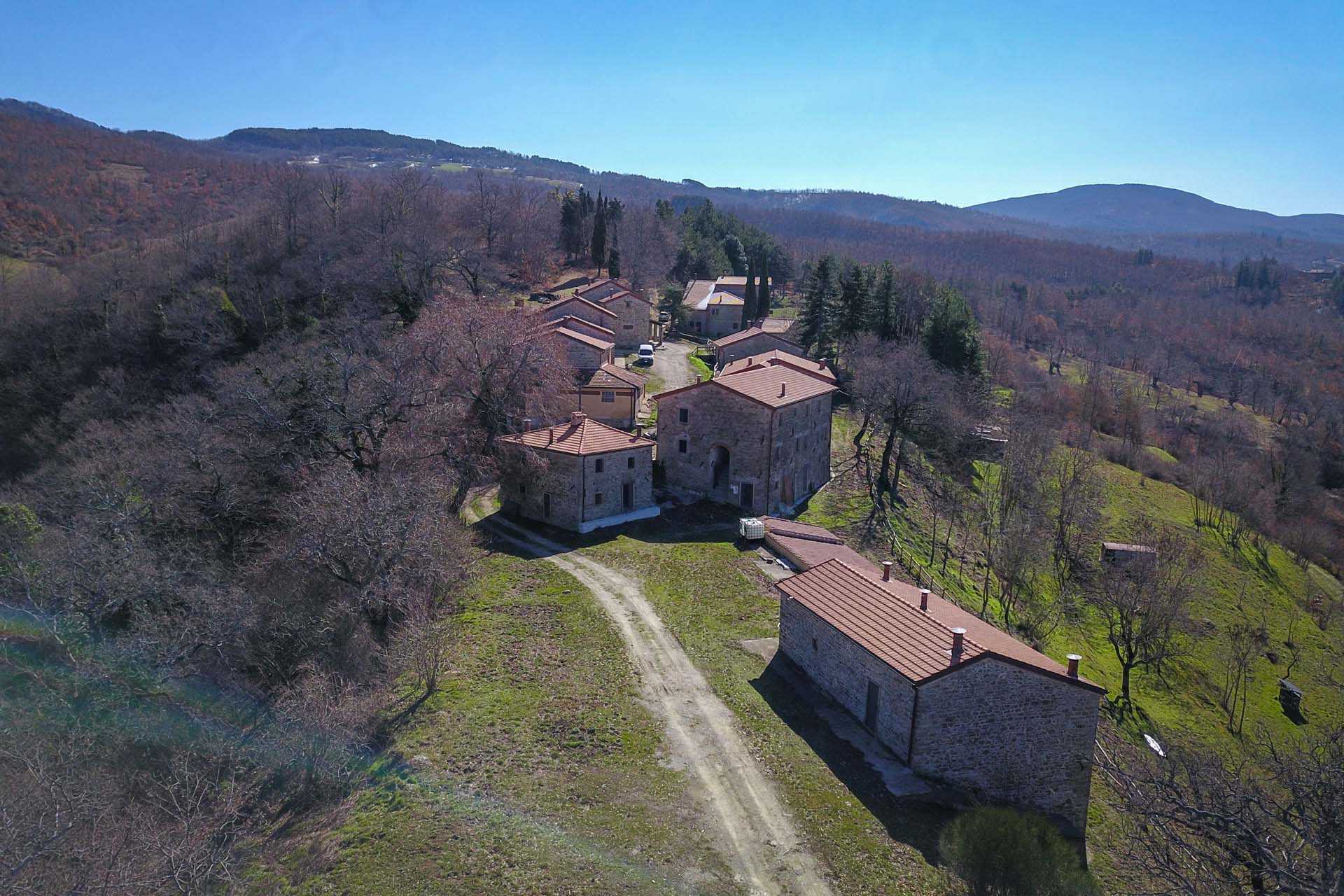 Rumah di Chiusi della Verna, Tuscany 11129868