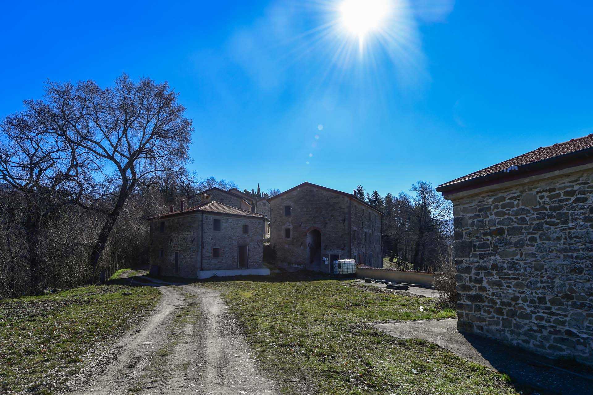 房子 在 Chiusi della Verna, Tuscany 11129868