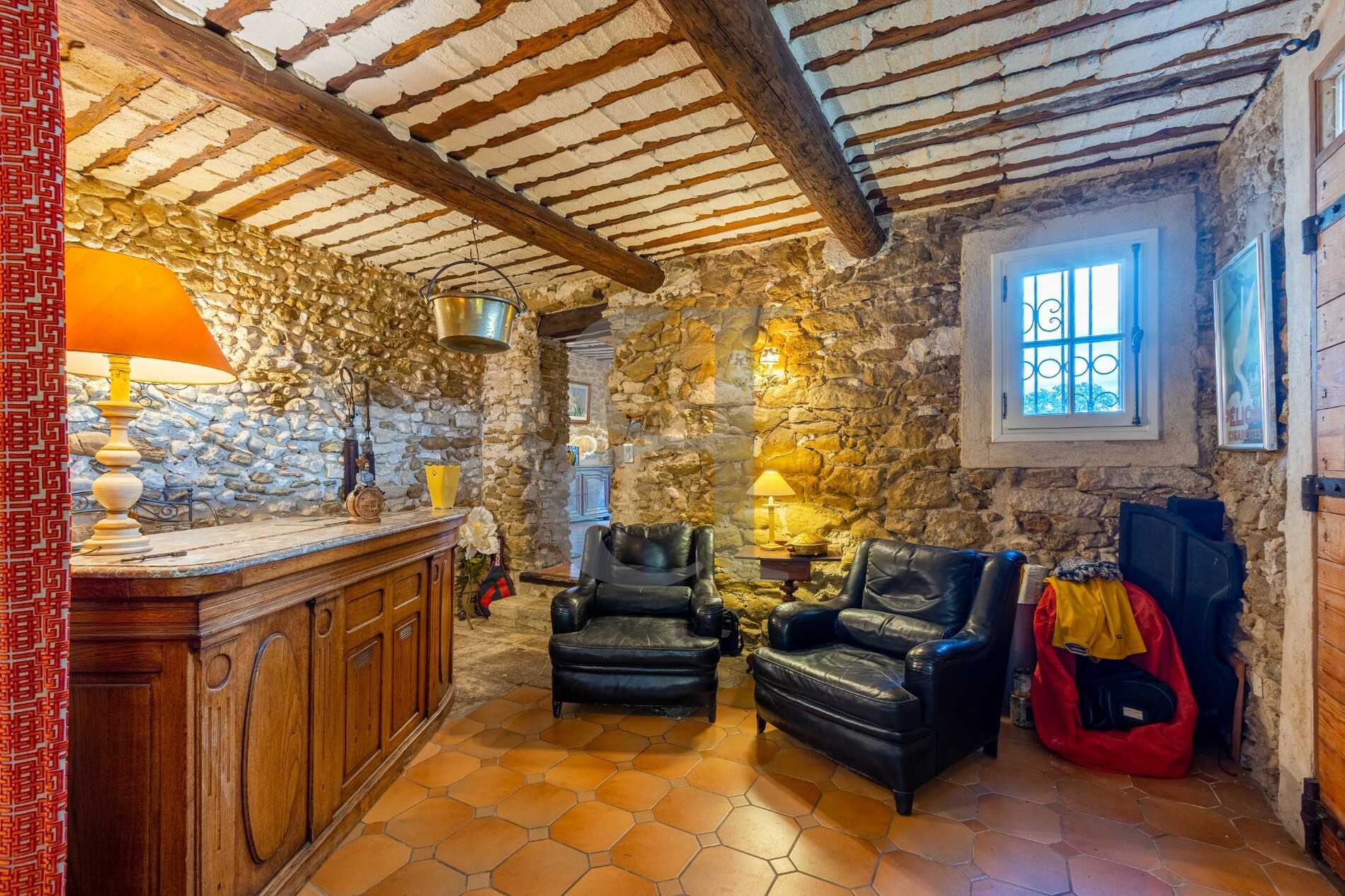집 에 Pernes-les-Fontaines, Provence-Alpes-Côte d'Azur 11129923