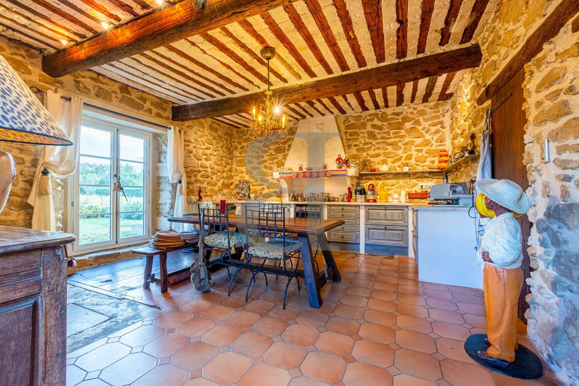 Hus i Pernes-les-Fontaines, Provence-Alpes-Côte d'Azur 11129923