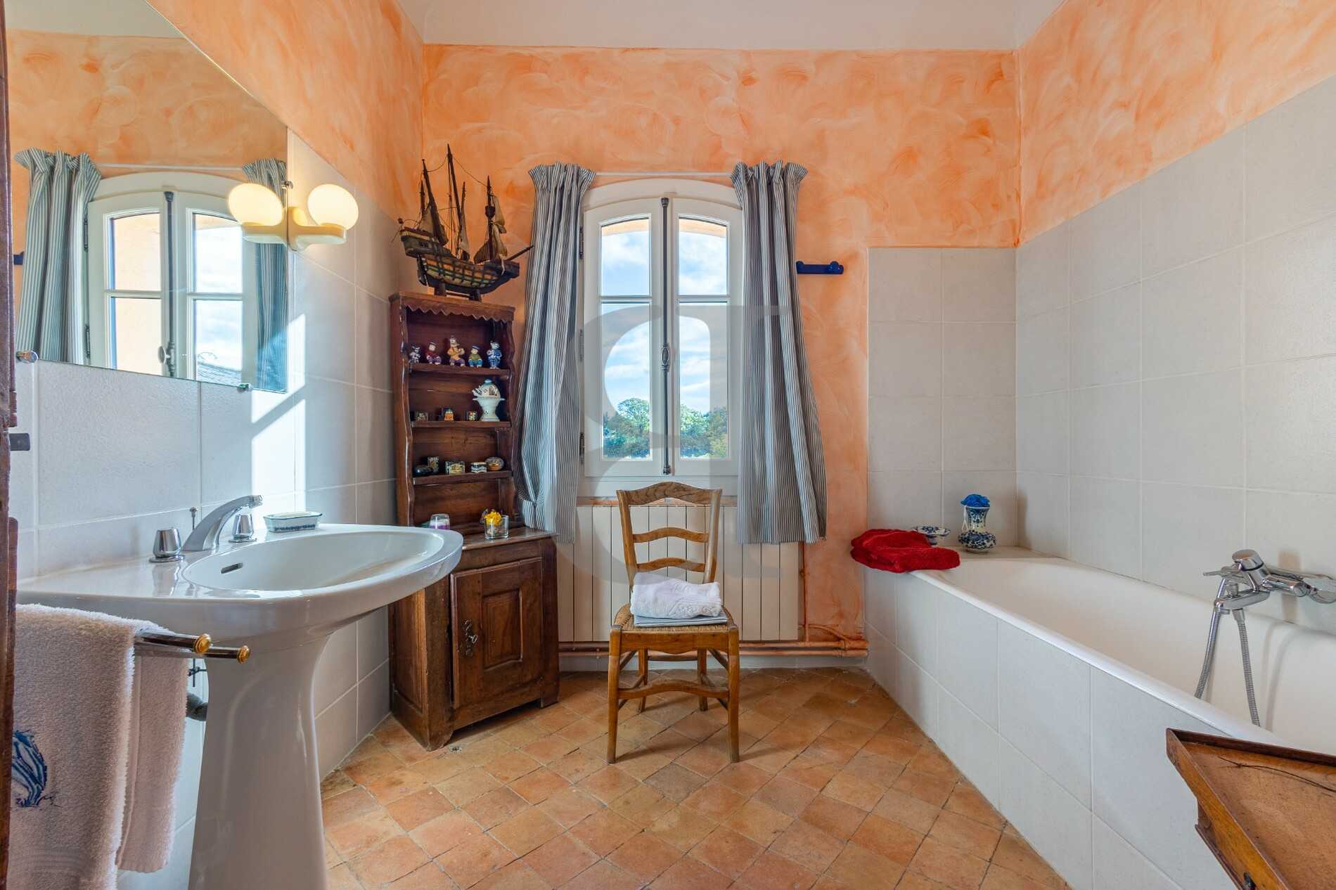 Hus i Pernes-les-Fontaines, Provence-Alpes-Côte d'Azur 11129923