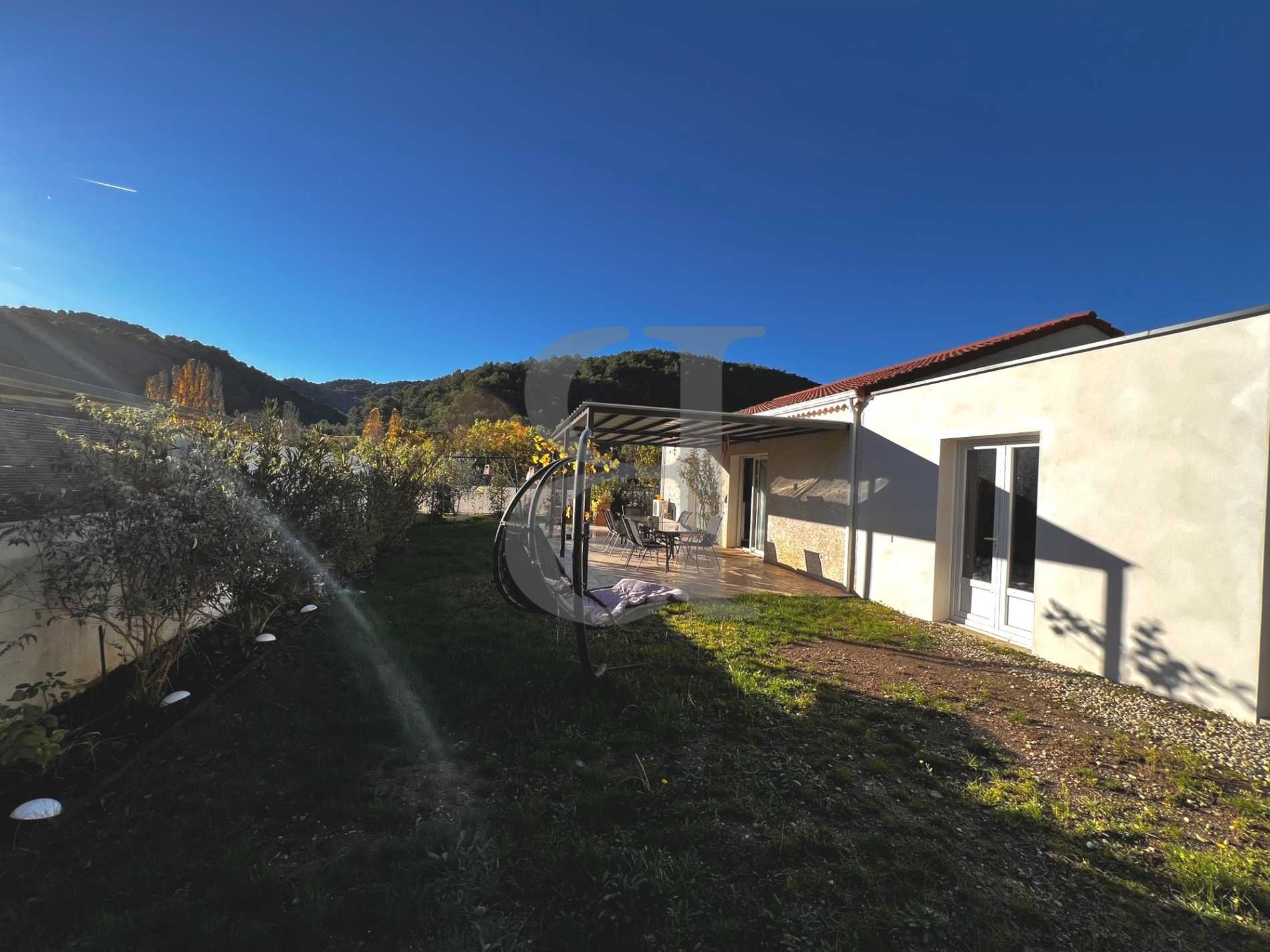 Casa nel Propiac, Alvernia-Rodano-Alpi 11129933