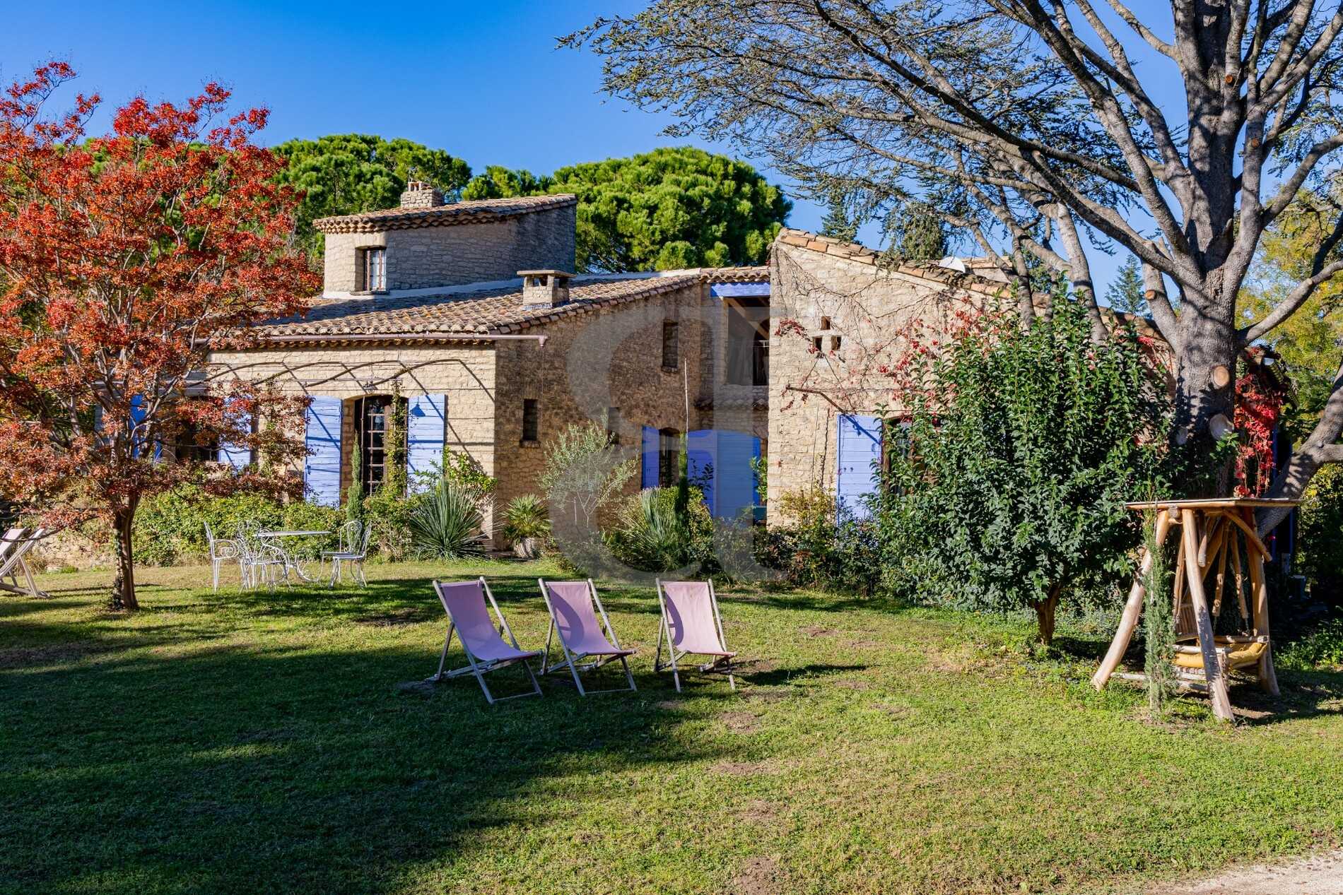Hus i Saint-Remy-de-Provence, Provence-Alpes-Cote d'Azur 11130006