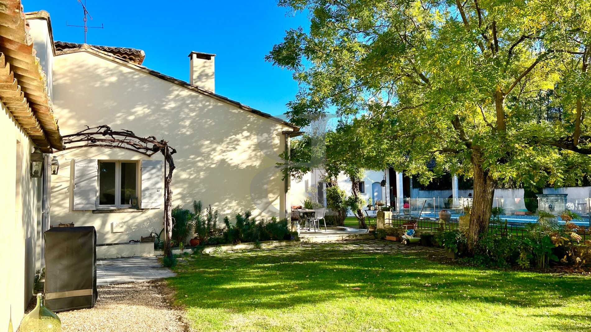 σπίτι σε Saint-Remy-de-Provence, Προβηγκία-Άλπεις-Κυανή Ακτή 11130009