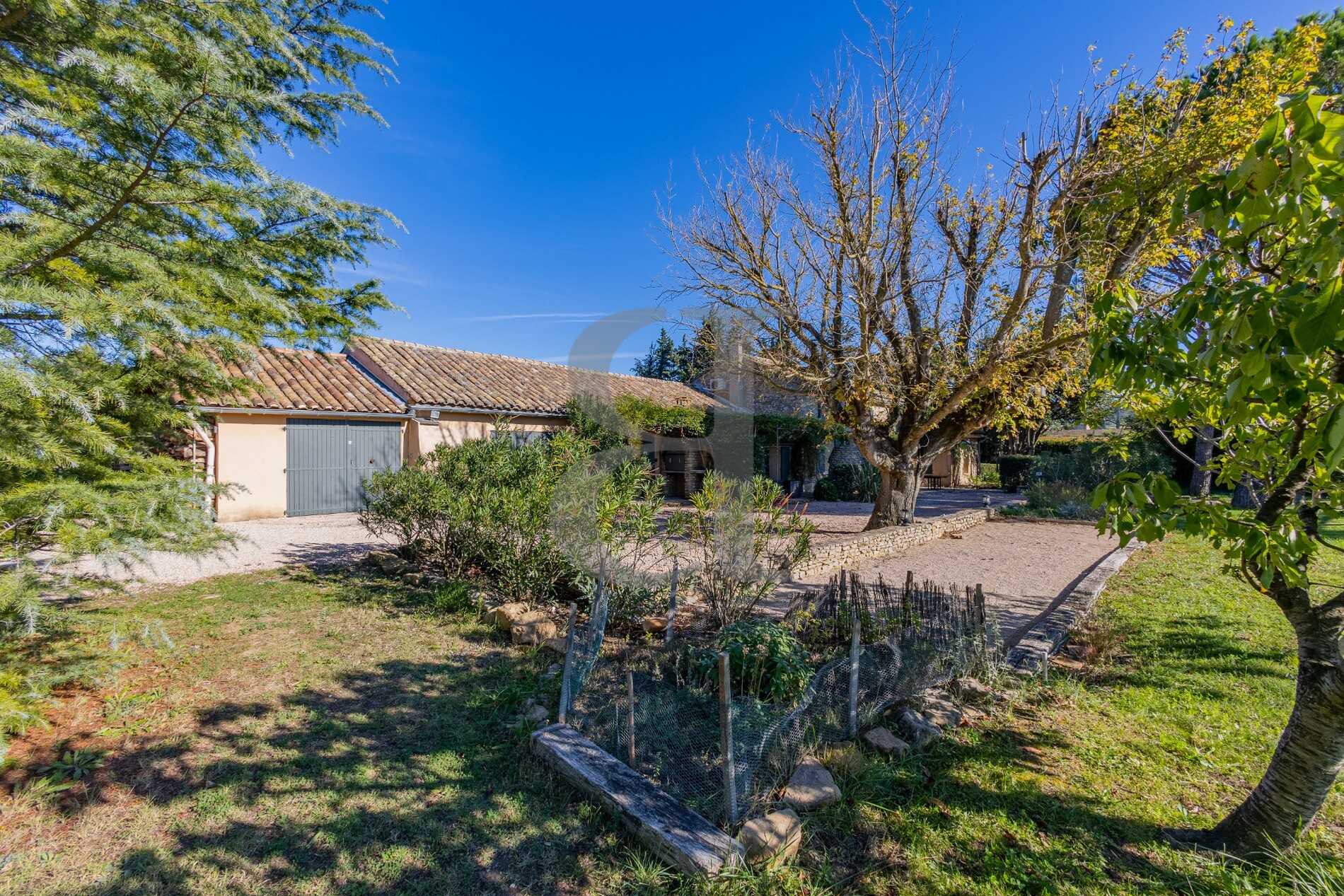 Hus i Vacqueyras, Provence-Alpes-Côte d'Azur 11130030