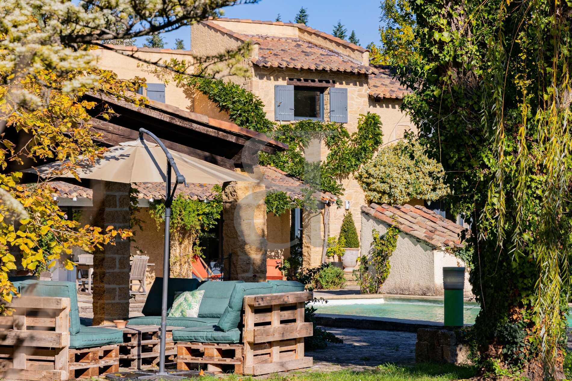 Huis in Avignon, Provence-Alpes-Cote d'Azur 11130072