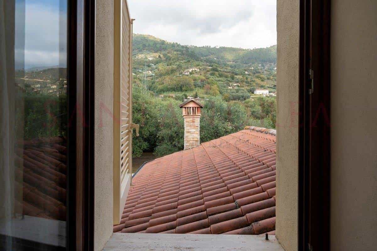 عمارات في Pietrasanta, Tuscany 11130200