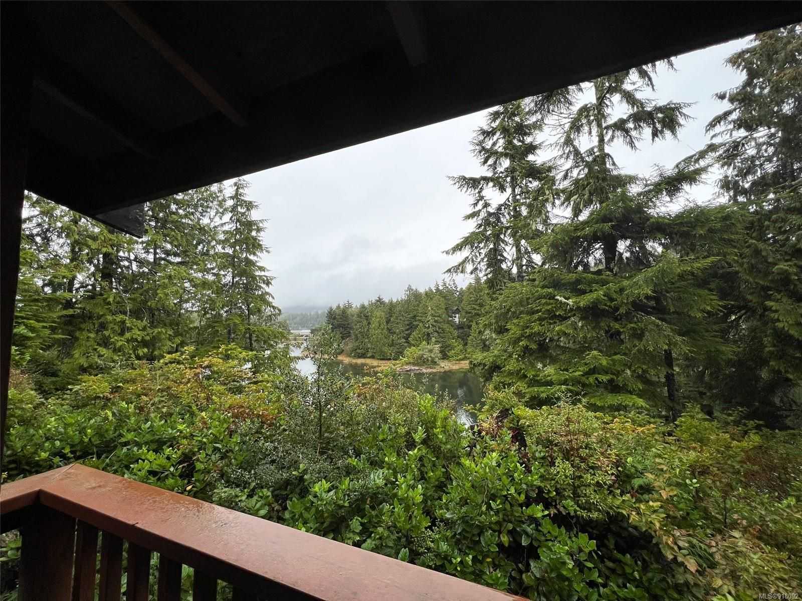 House in Ucluelet, British Columbia 11130598