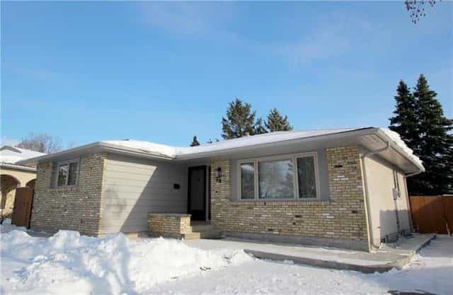 House in East Kildonan, Manitoba 11130739
