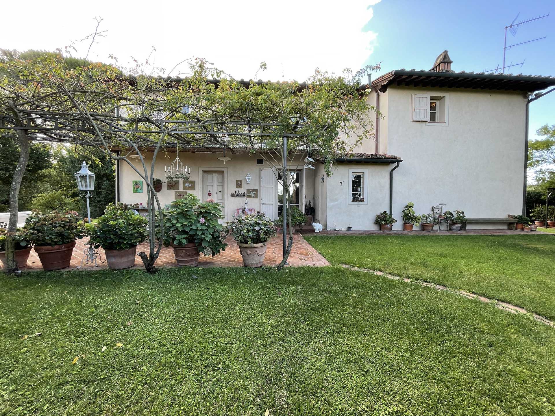 Talo sisään Montopoli Val d'Arnossa, Toscana 11130820
