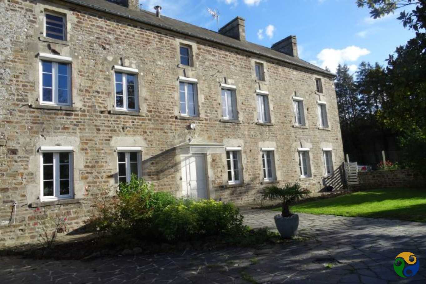 Будинок в Saint-Symphorien-le-Valois, Normandie 11130863